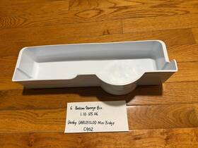 1.10.125.06 Danby Bottom Storage Bin For Model# Dar125sldd Mini Fridge C902 1.10.125.06 Danby Bottom Storage Bin For Model# Dar125sldd Mini Fridge C902