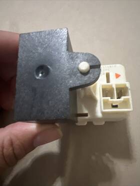 5dp15n314nfp Electrolux 216954236 Compressor Start Relay For Freezers
