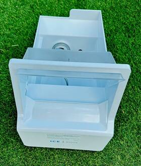 Frss2323as3 Electrolux 5304527168 Frigidaire Refrigerator Ice Container Assem # From Model#