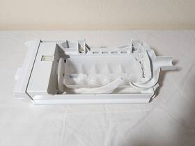 5304532554 Electrolux Oem Ice Maker Assembly Read Description