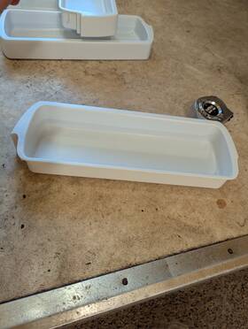 882146 Fisher & Paykel And Refrigerator Door Bin