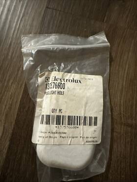 137576600 Frigidaire Plug Oem