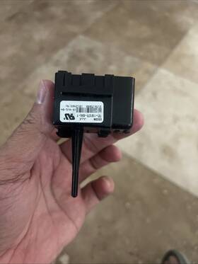 213615005 Frigidaire Refrigerator Motor Start Capacitor 213615005 Frigidaire Refrigerator Motor Start Capacitor