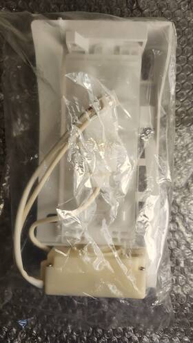 243297607 Frigidaire New Ice Maker Oem