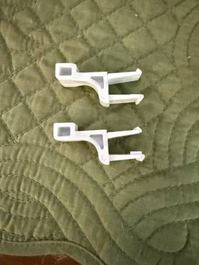 5304501271 Frigidaire Set Of 2- Shelf Clip Oem
