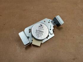 5304528260 Frigidaire Oem Oven Range Door Lock / Latch