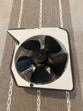 5304532166 Frigidaire Freezer Condenser Fan Assembly
