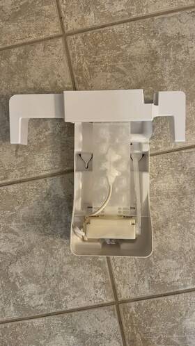 A21755301 Frigidaire Refrigerator Ice Maker