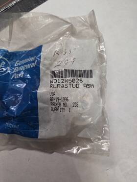 W012x5026 Ge Rlr&stud Asm W012x5026 Ge Rlr&stud Asm