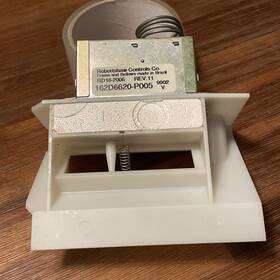 Wr09x10006 Ge Refrigerator Dampener Assembly Oem - Used