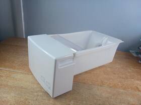 Wr17x12090 Ge Refrigerator Ice Bucket