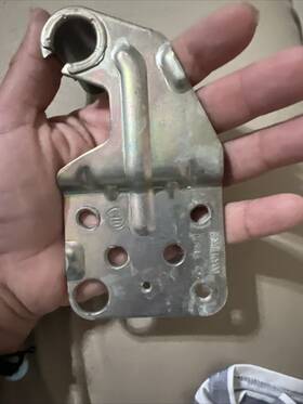 0060176389 Haier 49045901 Hinge - V12970