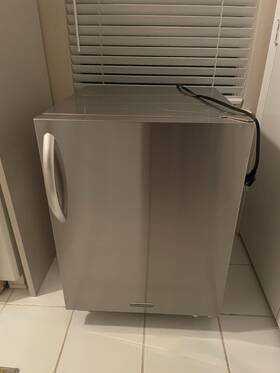 Kurs24rsss01 Kitchenaid Freestanding Stainless Steel Refrigerator For Parts Only Kurs24rsss01 Kitchenaid Freestanding Stainless Steel Refrigerator For Parts Only