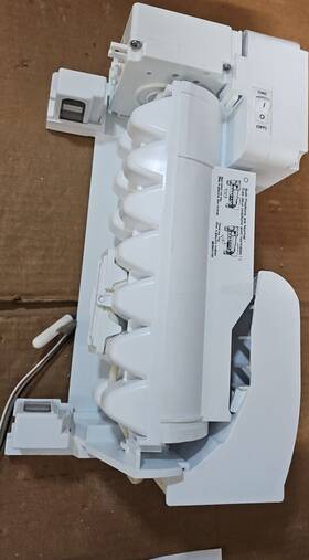 Aeq72909604 Lg Refrigerator Icemaker