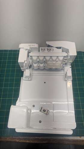 Eau60783847 Lg Aeq72910412 Refrigerator Ice Maker With Auger Motor Eau60784233