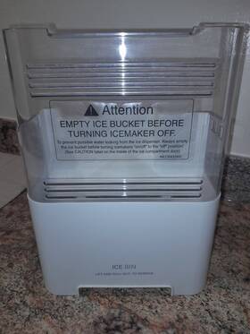 Mez39432402 Lg Ice Bin Bucket Compatible With Many Refrigerators P/n Used