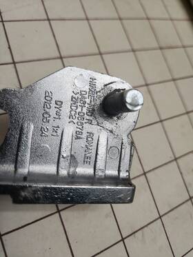 Da81-06150a Samsung Oem Refrigerator Right Side Door Hinge