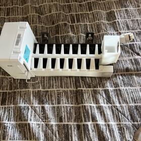 7043396 Sub-zero Freezer Ice Maker