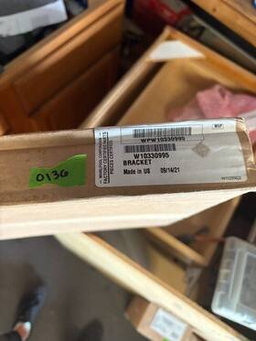 W10330995 Whirlpool Refrigerator Bracket W10330995 Whirlpool Refrigerator Bracket