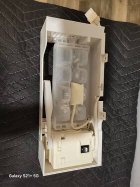 W11284458 Whirlpool Ice Maker - White W11284458 Whirlpool Ice Maker - White