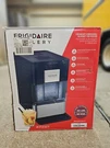 Frigidaire Gallery 44LBS Crunchy Chewable Nugget Ice Maker EFIC256-BLACK New. Fixed Price $225.99.