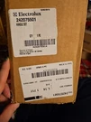 242075501 Genuine Oem Frigidaire Electrolux Refrigerator Door Handle Set --(B81). Fixed Price $99.00.