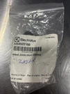 Electrolux 5304522100 Hinge Door Gray Center New Box AKC7. Fixed Price $12.00.