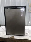 Avanti RMW026PS Mini Fridge Refrigerator 115 Ac. Fixed Price $102.30.